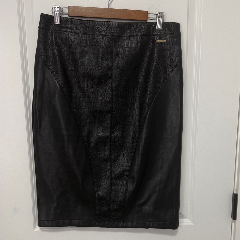 Marc New York Women's Black Faux Leather Faux Snake Pencil Skirt size Medium
